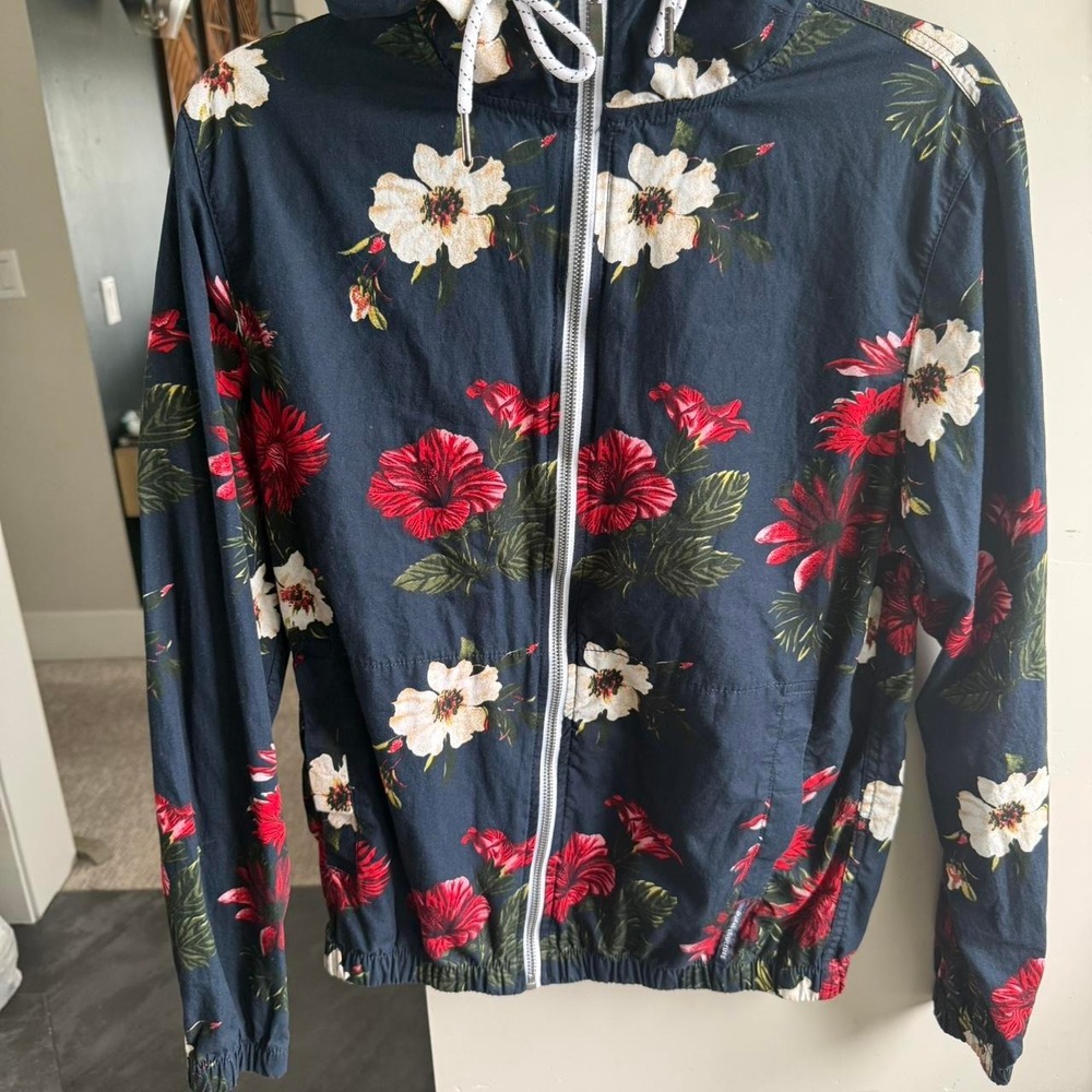 100% Cotton 
Denim & Flower navy floral windbreaker jacket Size S